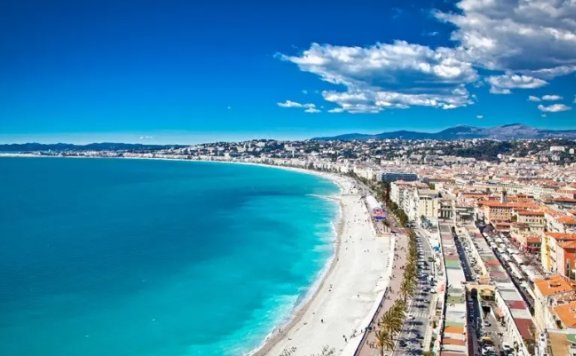 法国南法尼斯雇主招聘厨师、杂工